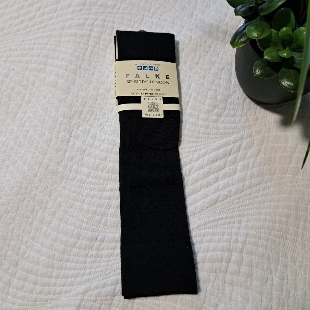 Falke Socks | Falke Sensitive London | Black  Pressure Free Top | Size 8- 10.5